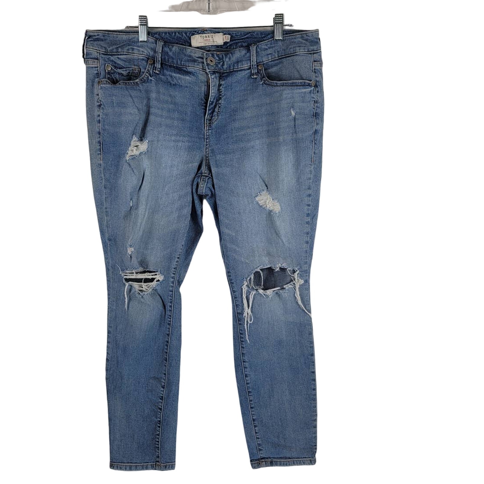 Torrid Skinny Whiskering Distressed Light Denim Women's Jeans 18r